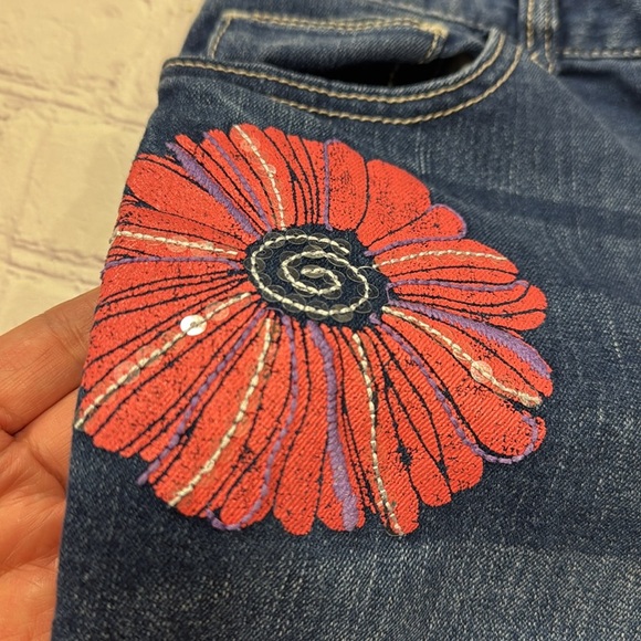 Old Navy Girl’s Denim Shorts with Floral Design & Paint size 14 - Picture 13 of 13